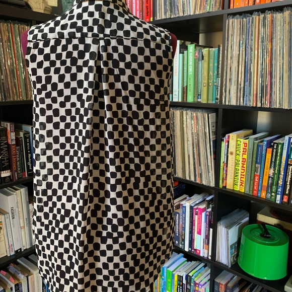 B&W Checkered chiffon tank - Picture 3 of 4